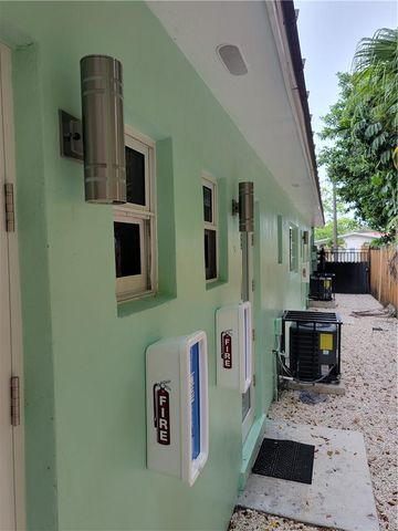 1010 NW 3rd Ave, Hallandale Beach, FL 33009