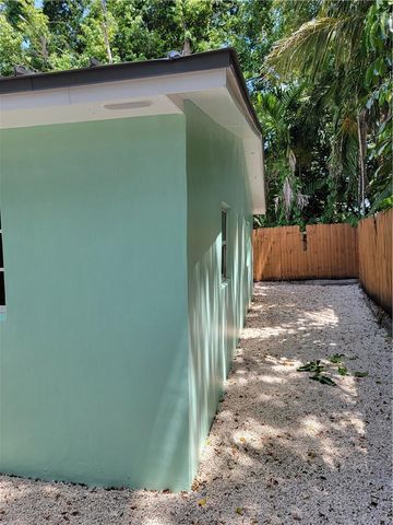 1010 NW 3rd Ave, Hallandale Beach, FL 33009