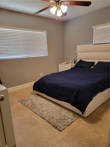 1010 NW 3rd Ave, Hallandale Beach, FL 33009