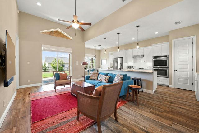 1501 Trebled Waters Trl, Driftwood, TX 78619