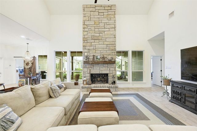 1501 Trebled Waters Trl, Driftwood, TX 78619