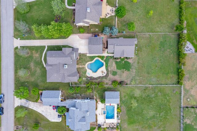 1501 Trebled Waters Trl, Driftwood, TX 78619