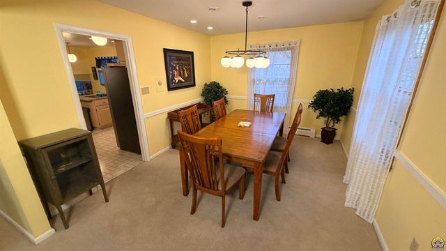 2324 SW Meadow CT, Topeka, KS 66614