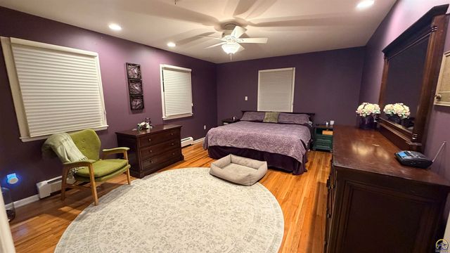 2324 SW Meadow CT, Topeka, KS 66614