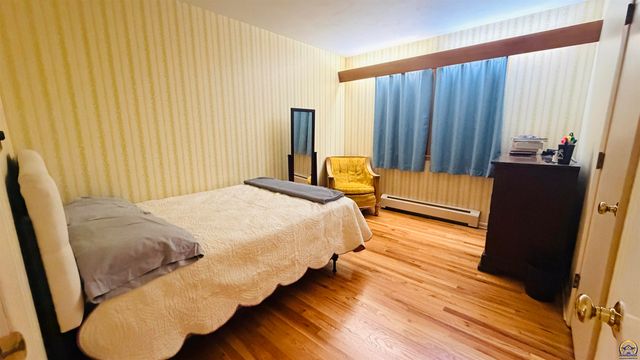 2324 SW Meadow CT, Topeka, KS 66614