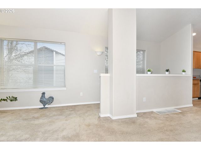 15816 Ne MILTON Pl, Portland, OR 97230