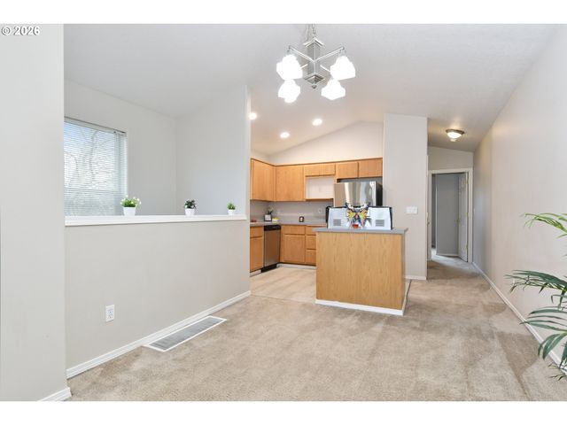 15816 Ne MILTON Pl, Portland, OR 97230