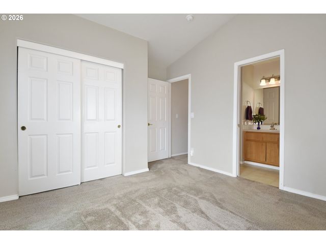 15816 Ne MILTON Pl, Portland, OR 97230