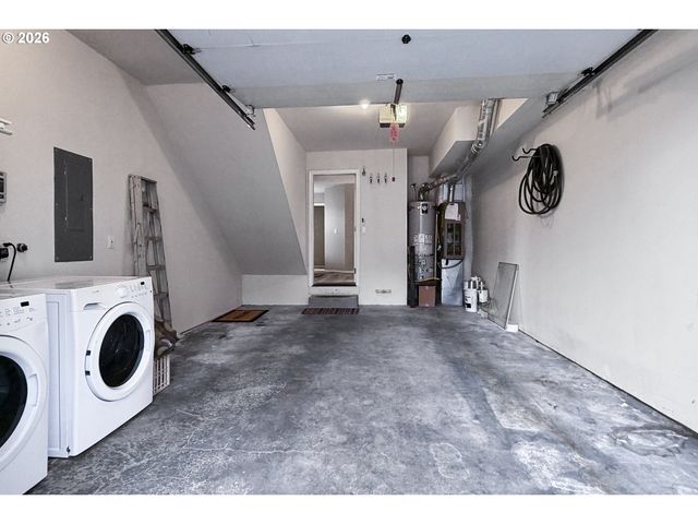 15816 Ne MILTON Pl, Portland, OR 97230