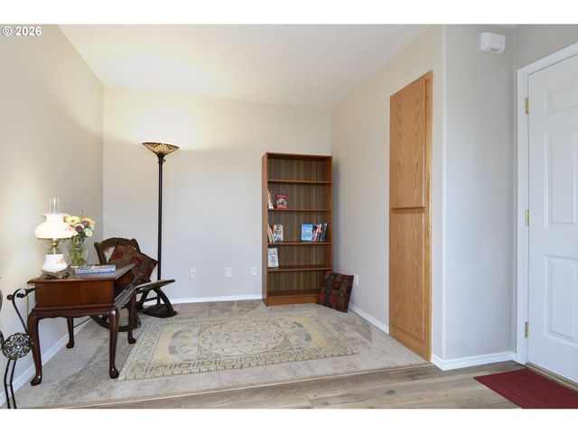 15816 Ne MILTON Pl, Portland, OR 97230