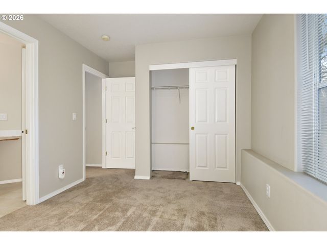 15816 Ne MILTON Pl, Portland, OR 97230