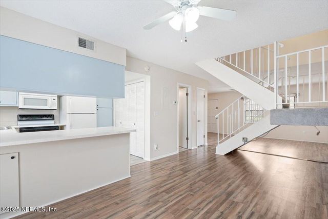 8181 TRAFALGAR Square, Jacksonville, FL 32217