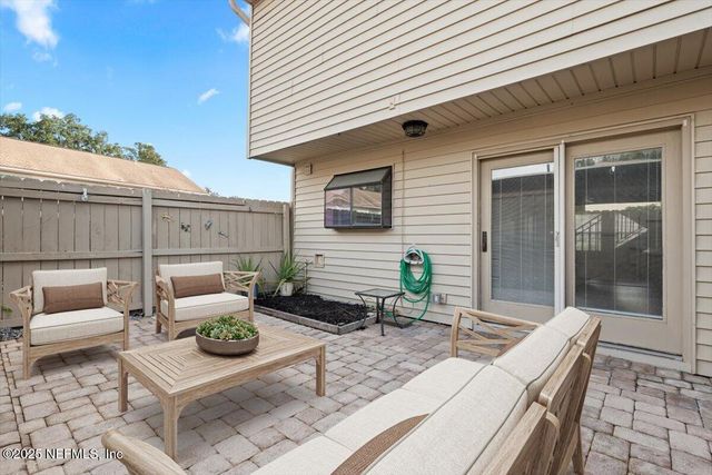 8181 TRAFALGAR Square, Jacksonville, FL 32217