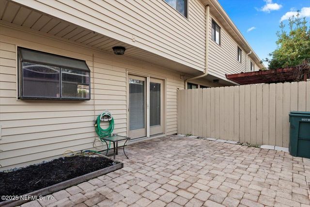 8181 TRAFALGAR Square, Jacksonville, FL 32217