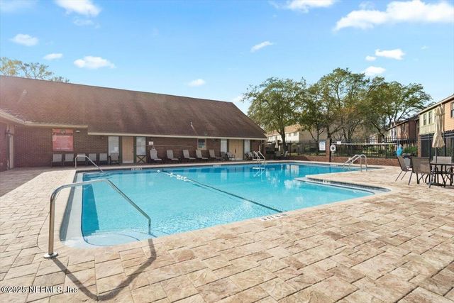 8181 TRAFALGAR Square, Jacksonville, FL 32217