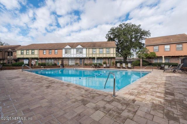 8181 TRAFALGAR Square, Jacksonville, FL 32217