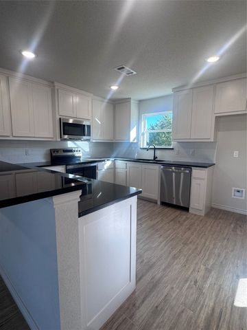 1013 Bradshaw Court, Springtown, TX 76082