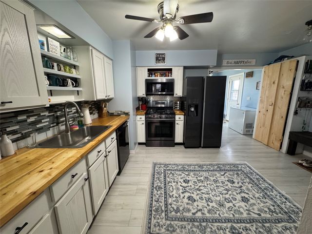 307 E 19th Street N, Newton, IA 50208