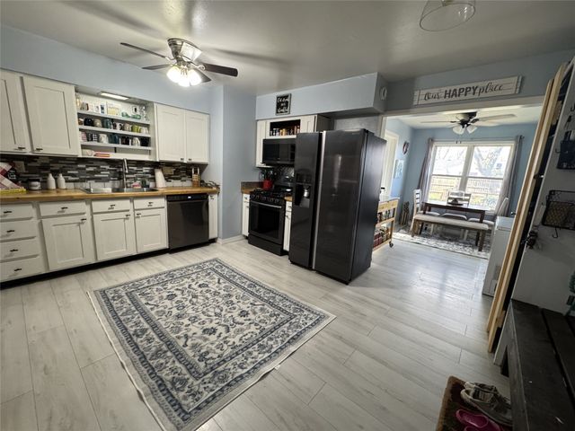 307 E 19th Street N, Newton, IA 50208