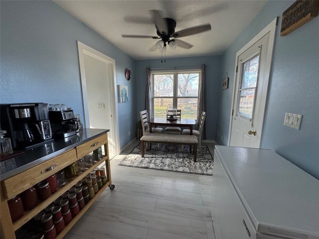 307 E 19th Street N, Newton, IA 50208