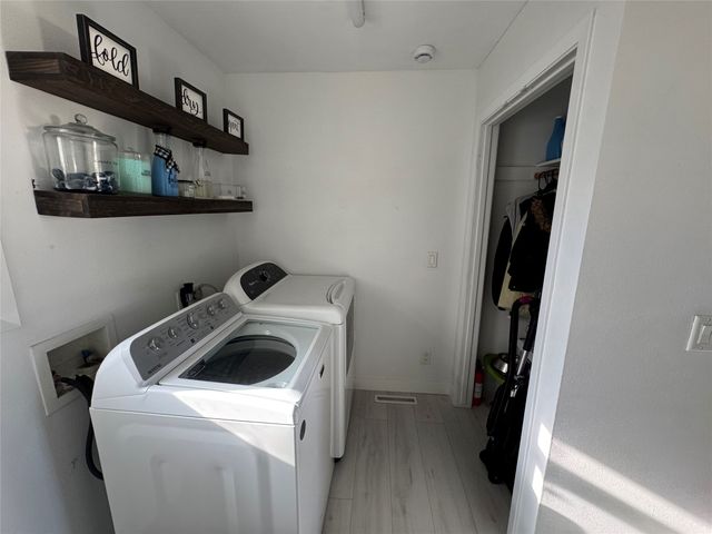 307 E 19th Street N, Newton, IA 50208