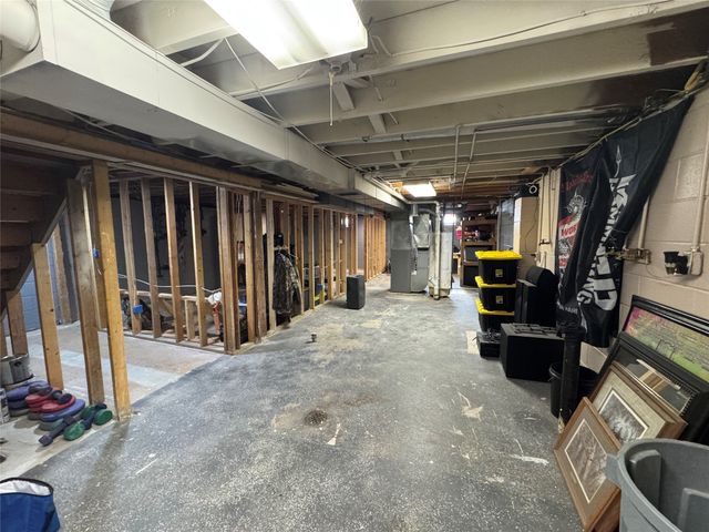 307 E 19th Street N, Newton, IA 50208