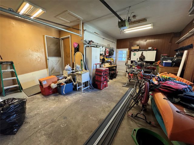 307 E 19th Street N, Newton, IA 50208