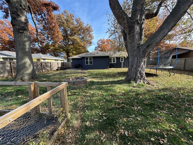 307 E 19th Street N, Newton, IA 50208