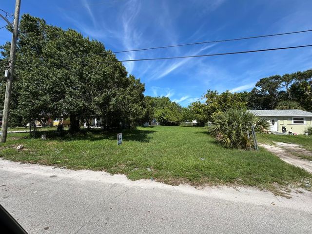 312 N 18th Street, Fort Pierce, FL 34950