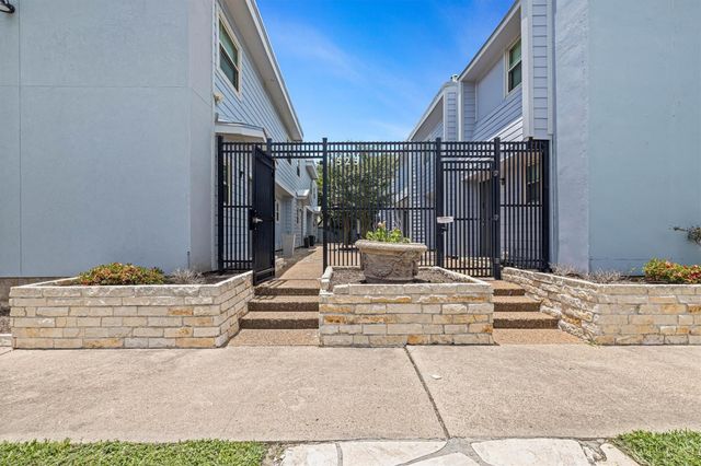 525 11th Street 3, Galveston, TX 77550