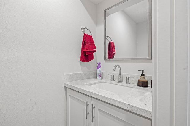 525 11th Street 3, Galveston, TX 77550