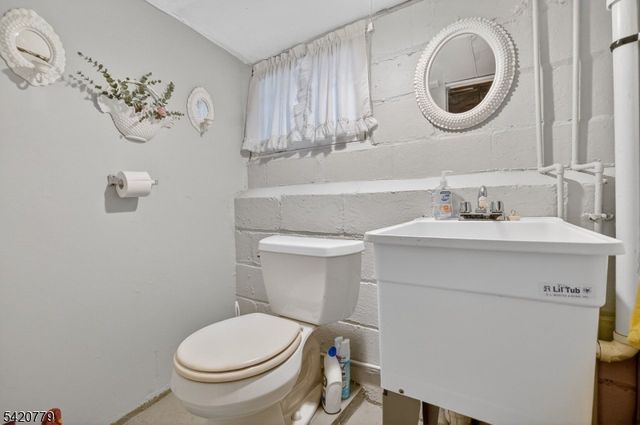 98 Hedden Ter, North Arlington Boro, NJ 07031