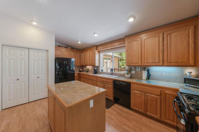 6221 Speckled Rd, Pollock Pines, CA 95726