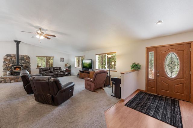 6221 Speckled Rd, Pollock Pines, CA 95726