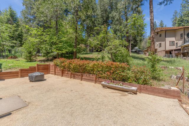 6221 Speckled Rd, Pollock Pines, CA 95726