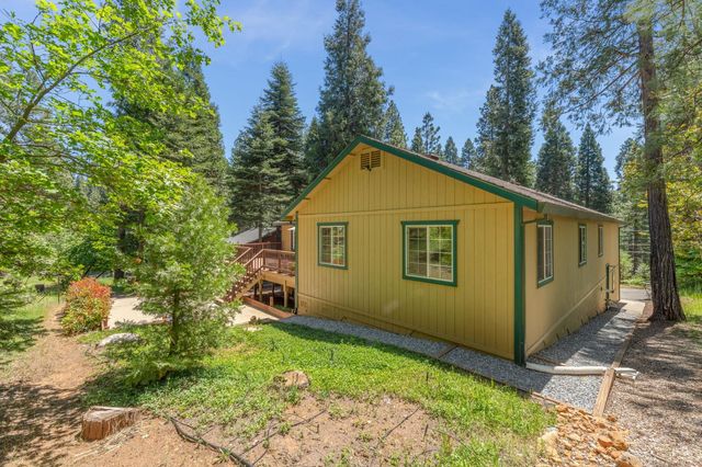 6221 Speckled Rd, Pollock Pines, CA 95726