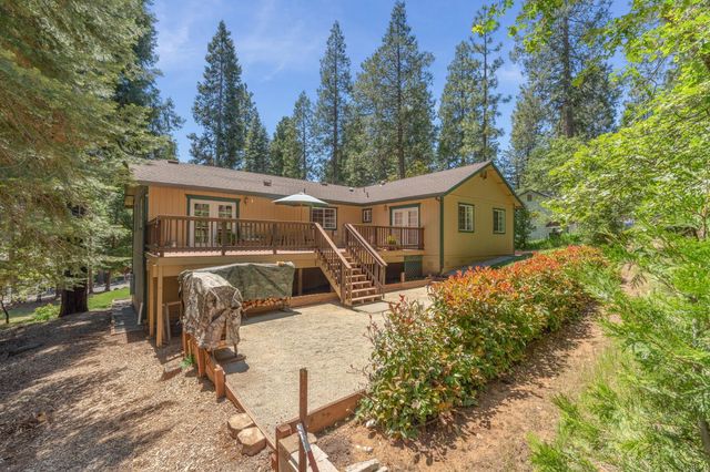 6221 Speckled Rd, Pollock Pines, CA 95726