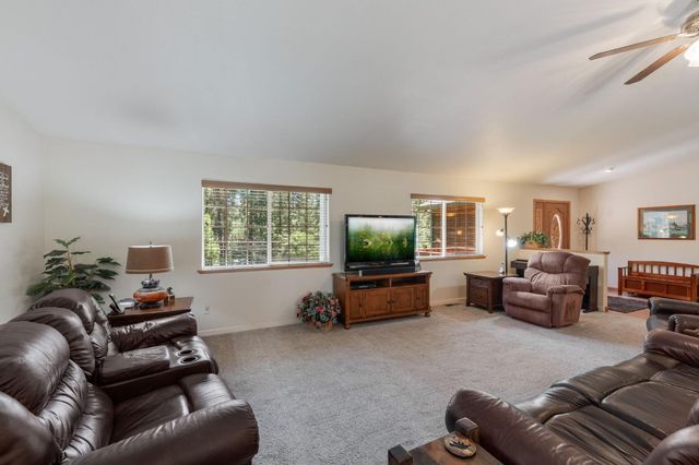 6221 Speckled Rd, Pollock Pines, CA 95726