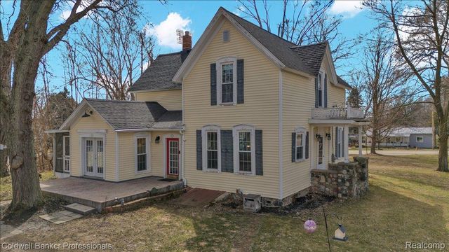 205 S Lake Pleasant Road, Attica Township, MI 48412