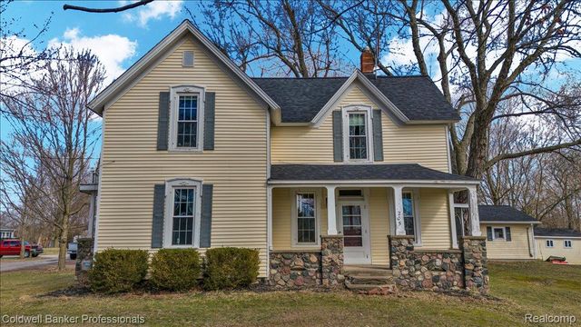 205 S Lake Pleasant Road, Attica Township, MI 48412