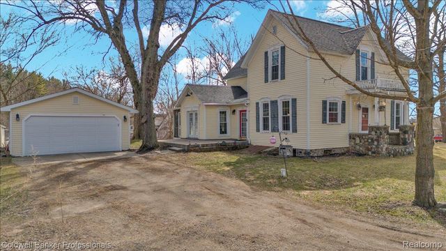 205 S Lake Pleasant Road, Attica Township, MI 48412