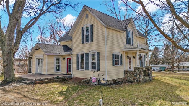 205 S Lake Pleasant Road, Attica Township, MI 48412