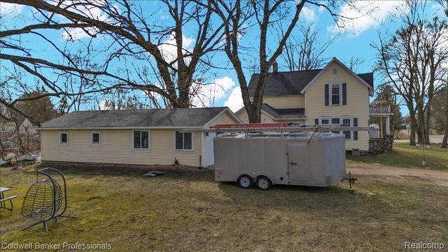 205 S Lake Pleasant Road, Attica Township, MI 48412