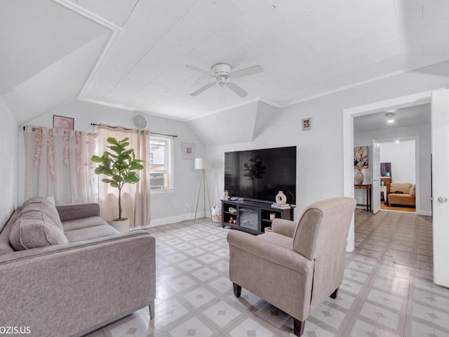 2442 N Lawndale Avenue, Chicago, IL 60647