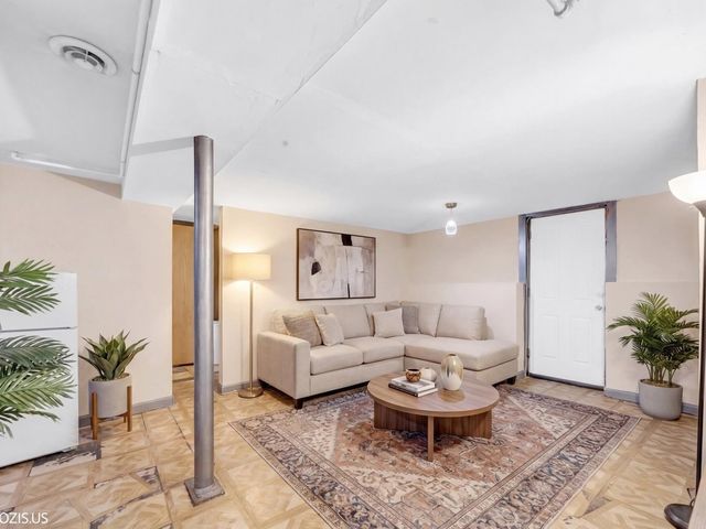 2442 N Lawndale Avenue, Chicago, IL 60647