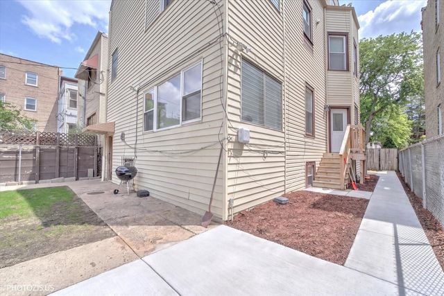 2442 N Lawndale Avenue, Chicago, IL 60647