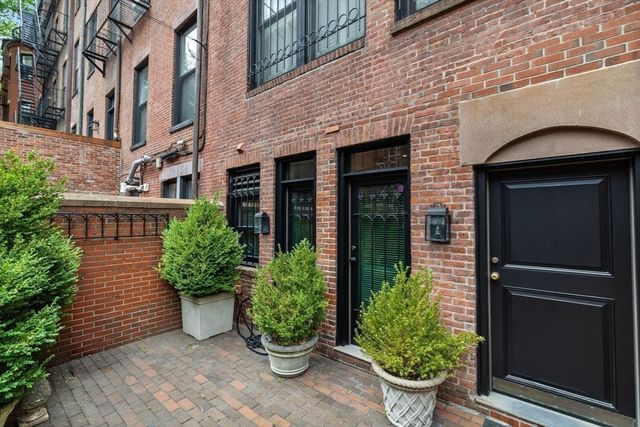 122 Marlborough Street, Boston, MA 02116