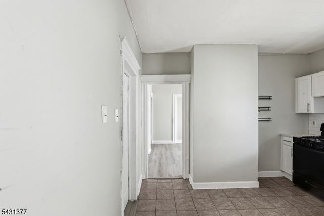 184 W Runyon St, Newark City, NJ 07108