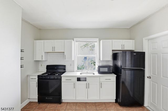 184 W Runyon St, Newark City, NJ 07108