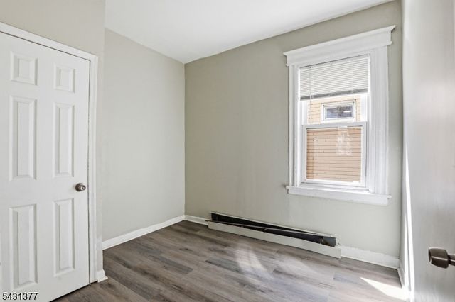 184 W Runyon St, Newark City, NJ 07108